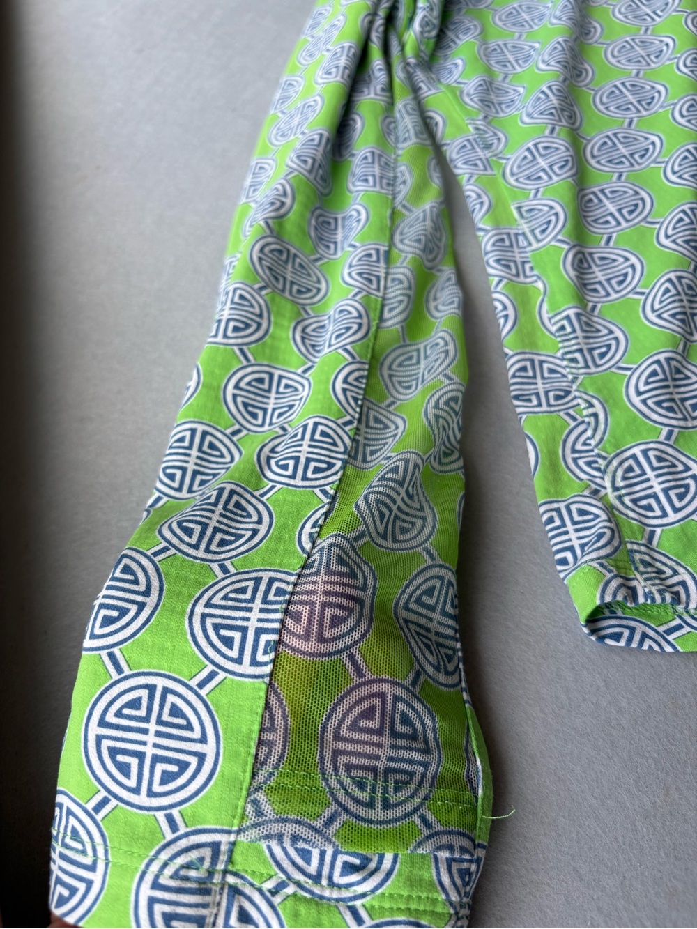 IBKUL Green and White Printed Hooded Long Sleeve Top UPF 50+ - Picture 3 of 8